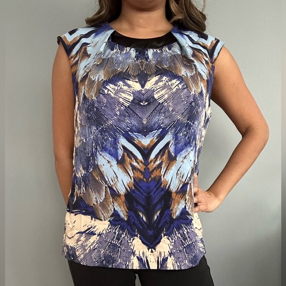 Blue patterned sleeveless blouse - Picture 2 of 5